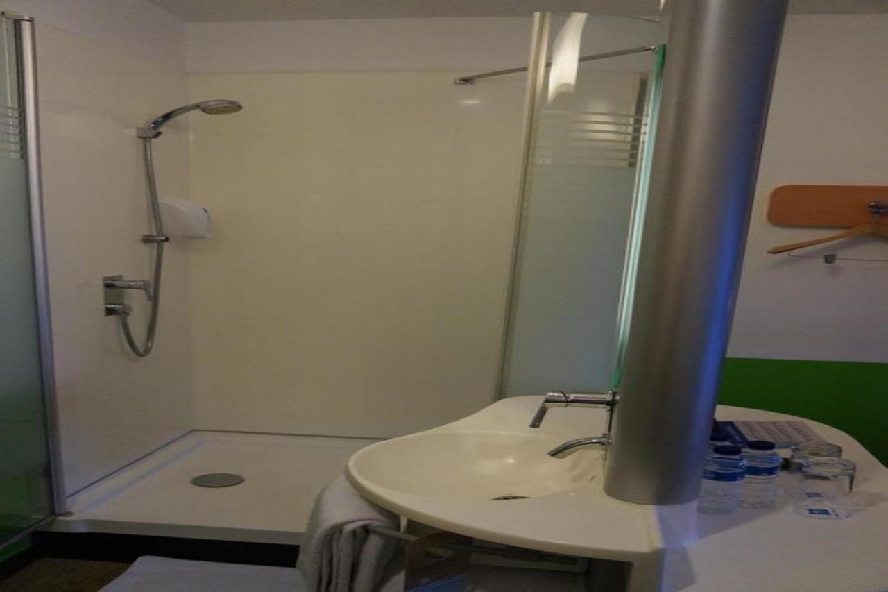 טנגרנג Ibis Budget Jakarta Airport מראה חיצוני תמונה