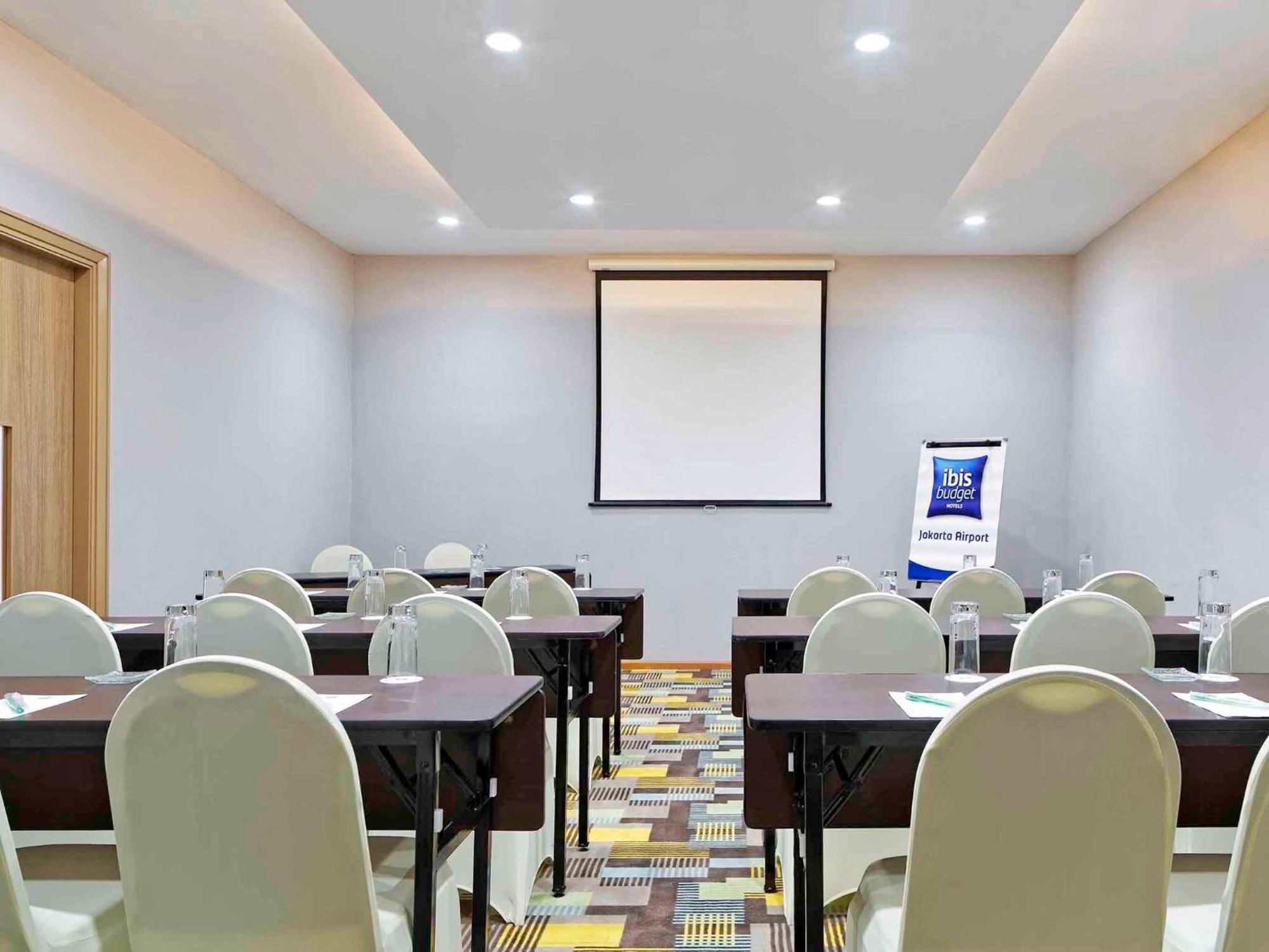 טנגרנג Ibis Budget Jakarta Airport מראה חיצוני תמונה