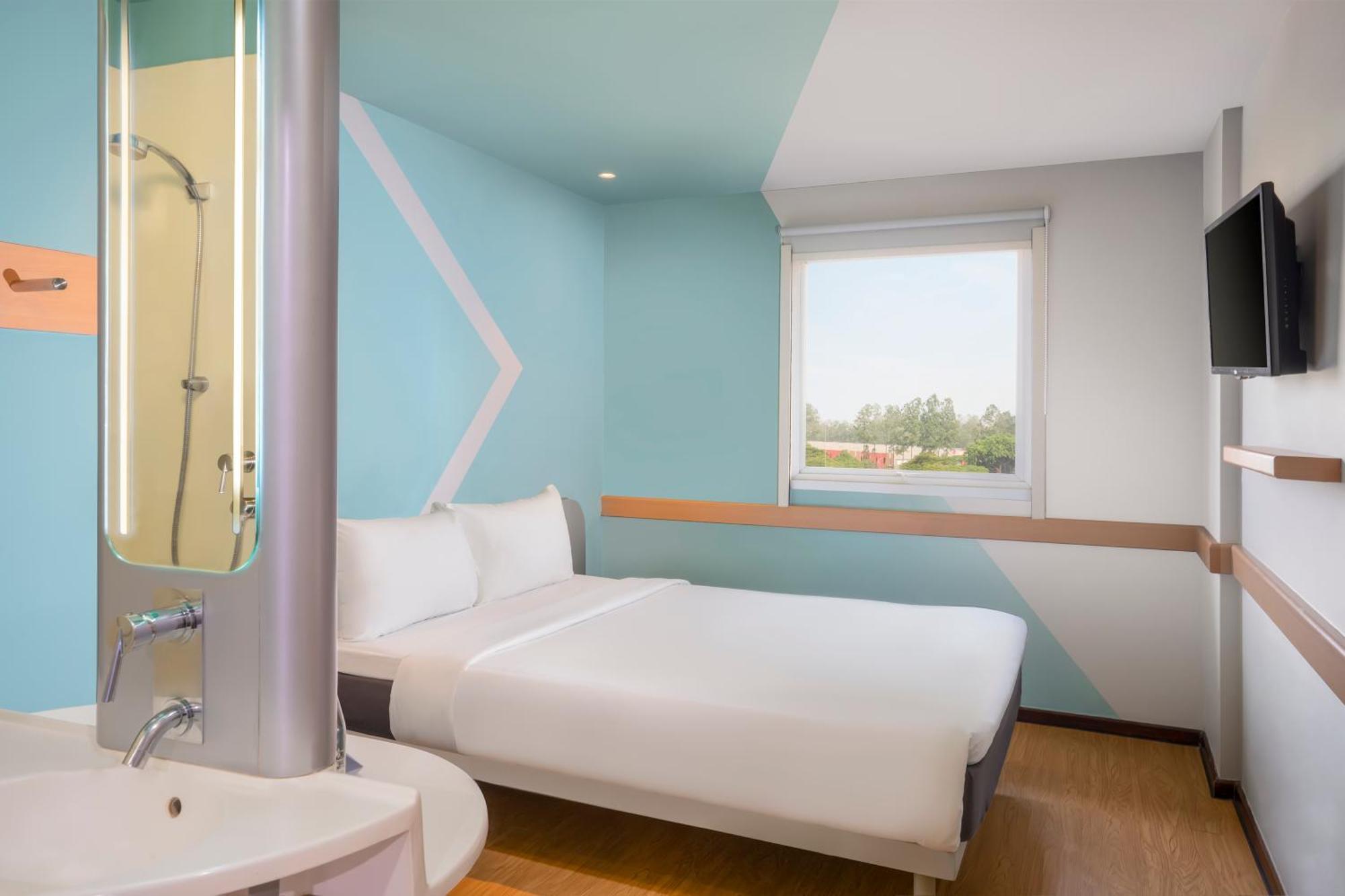 טנגרנג Ibis Budget Jakarta Airport מראה חיצוני תמונה