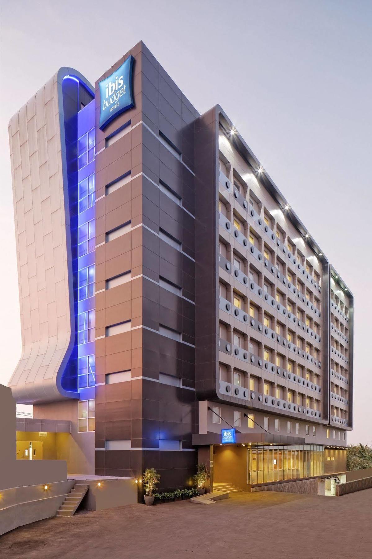 טנגרנג Ibis Budget Jakarta Airport מראה חיצוני תמונה